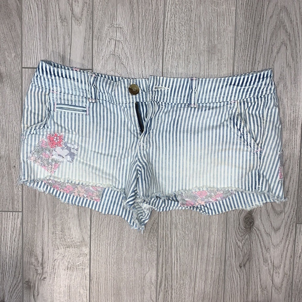 American Eagle Striped Jean Shorts Size 27